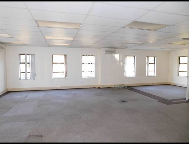 780M² OFFICE TO LET IN FERNDALE